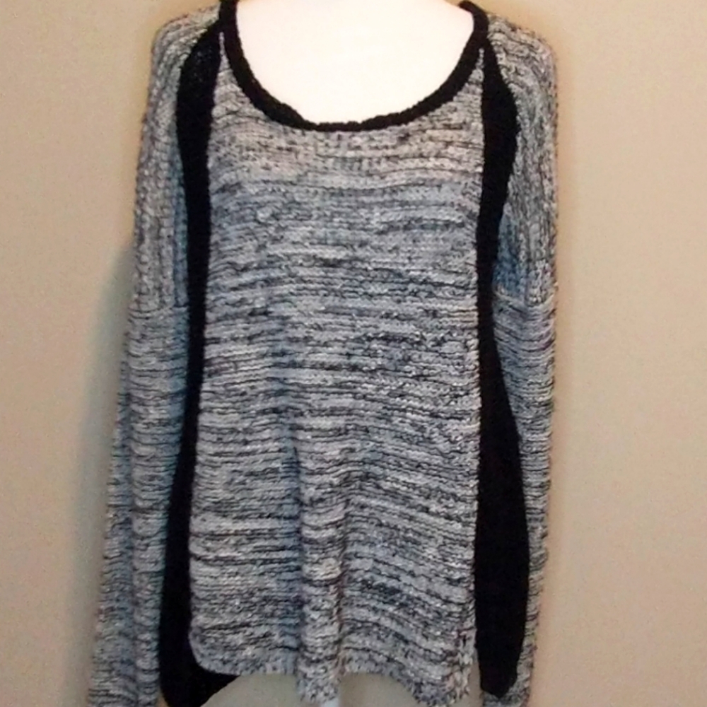 Dex Oversized Black and Gray Light Knit Sweater